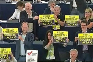 Bye bye ACAC : le Parlement rejette le traité anti-piratage